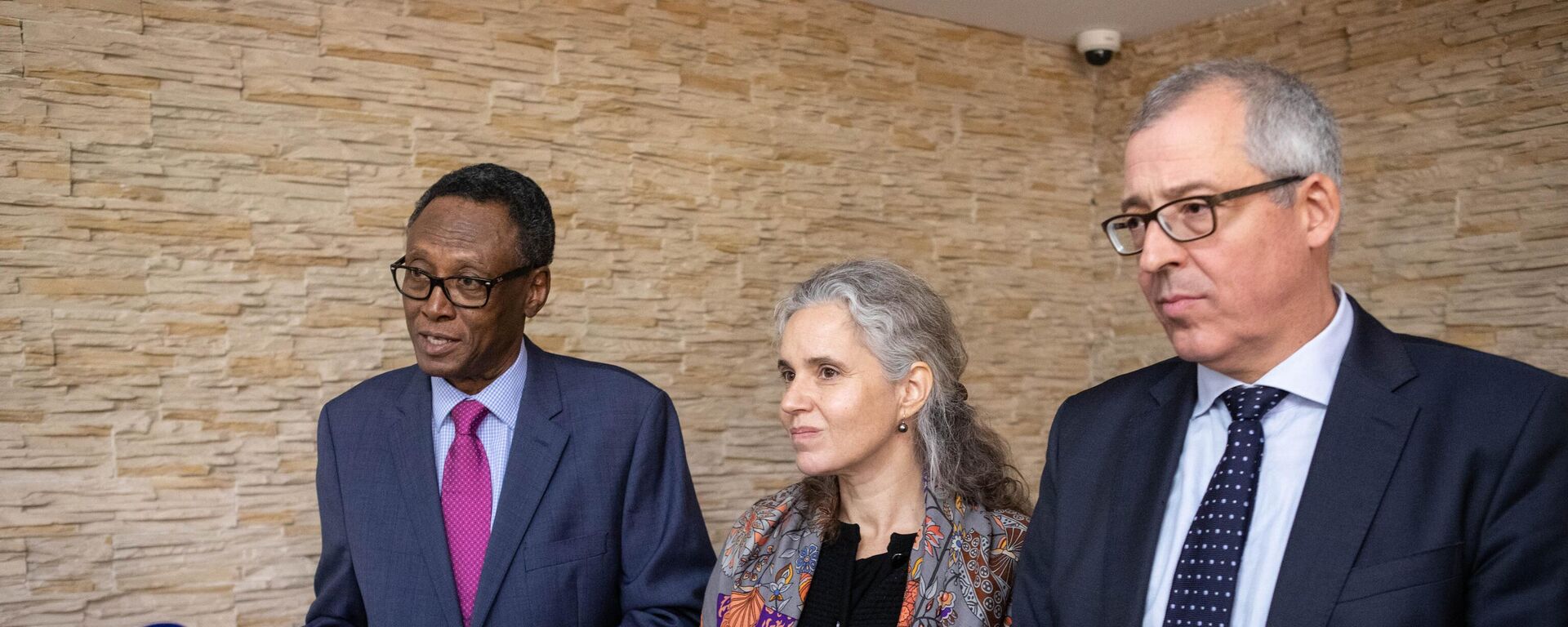 Встреча сопредседателей Женевских дискуссий. Сопредседатель от ООН Хайлу Мамо, сопредседатель от ЕС Магдалена Гроно, сопредседатель от ОБСЕ Кристоф Шпети - Sputnik Южная Осетия, 1920, 20.10.2025