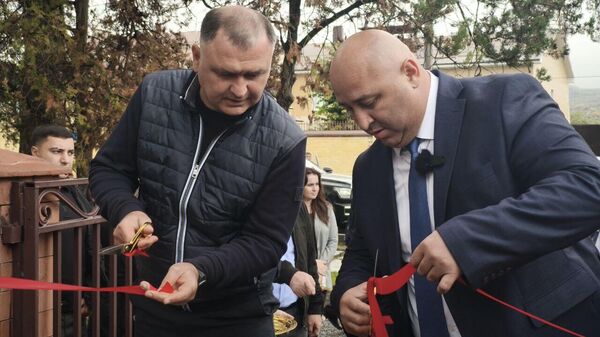 Торжественное открытие аллеи и мемориала, посвященных участникам Великой Отечественной войны, в поселке Знаур. - Sputnik Южная Осетия