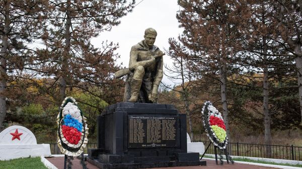 Знауыры районы сцалцæг кодтой Стыр Фыдыбæстæйон хæсты мемориал - Sputnik Хуссар Ирыстон