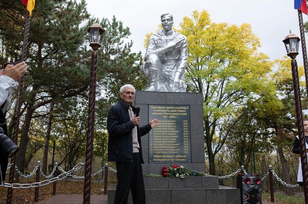Восстановленный памятник героям войны открыт в селе Циндар Восстановленный памятник героям войны открыт в селе Циндар - Sputnik Южная Осетия