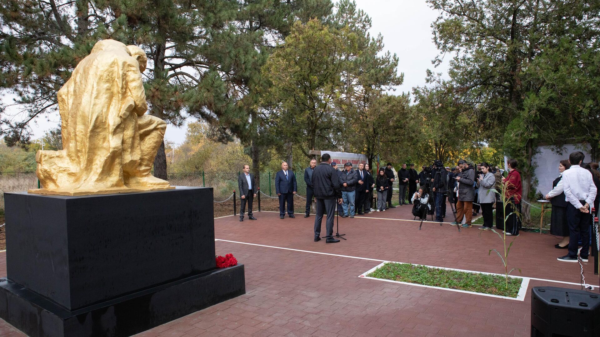 Памятник воинам, павшим в годы Великой Отечественной войны. Село Фазыкау (Уелит), знаурский район, Южная Осетия. Памятник воинам, павшим в годы Великой Отечественной войны. Село Фазыкау (Уелит), знаурский район, Южная Осетия. - Sputnik Южная Осетия, 1920, 24.10.2025