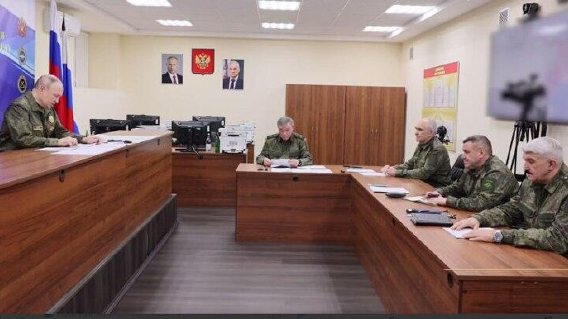 Главные заявления, сделанные во время совещания Путина с главой Генштаба Герасимовым и командующими группировками войск: Главные заявления, сделанные во время совещания Путина с главой Генштаба Герасимовым и командующими группировками войск: - Sputnik Южная Осетия, 1920, 26.10.2025