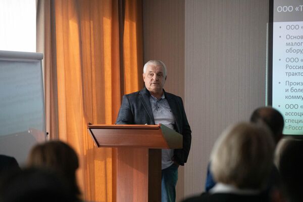 Второй бизнес-семинар с участием представителей из Челябинской области в Цхинвале Второй бизнес-семинар с участием представителей из Челябинской области в Цхинвале - Sputnik Южная Осетия