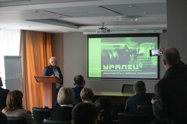 Второй бизнес-семинар с участием представителей из Челябинской области в Цхинвале Второй бизнес-семинар с участием представителей из Челябинской области в Цхинвале - Sputnik Южная Осетия