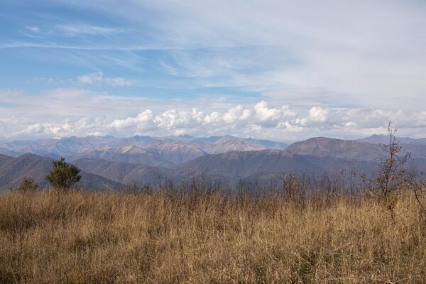 Вид с горы Усанет. Осень в Южной Осетии Вид с горы Усанет. Осень в Южной Осетии - Sputnik Южная Осетия