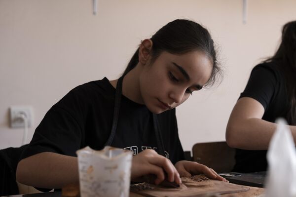 Кружок керамики на базе Станции юных техников в Цхинвале - Sputnik Южная Осетия