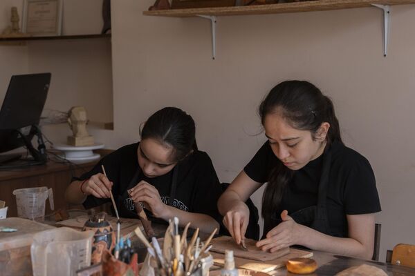 Кружок керамики на базе Станции юных техников в Цхинвале - Sputnik Южная Осетия