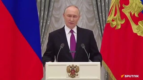 Россия стремится к дружбе и сотрудничеству не только с соседями, но и со всеми народами на Земле, заявил Путин - Sputnik Южная Осетия