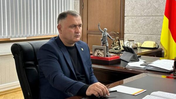 Президент Алан Гаглоев - Sputnik Южная Осетия