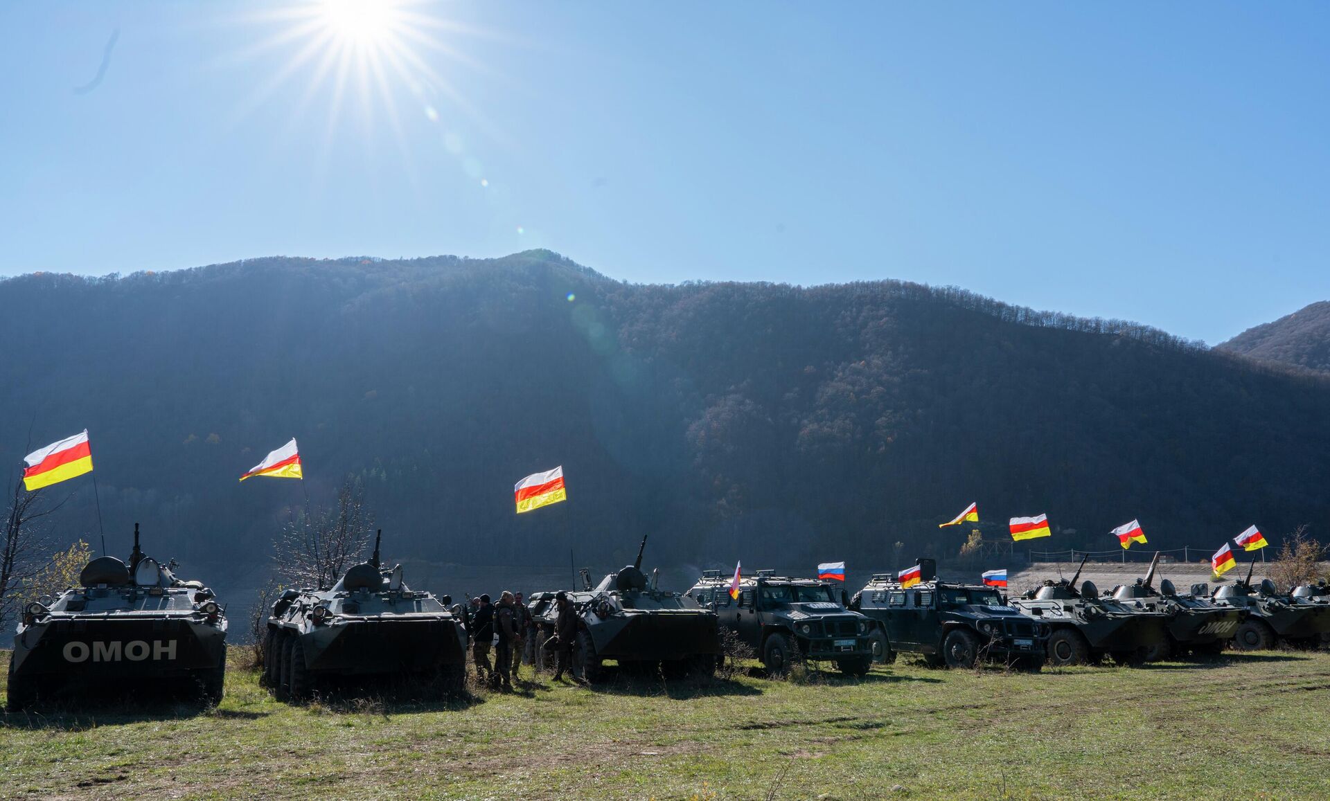 Марш бросок техники, ОМОН и СОБР - Sputnik Хуссар Ирыстон, 1920, 06.11.2025