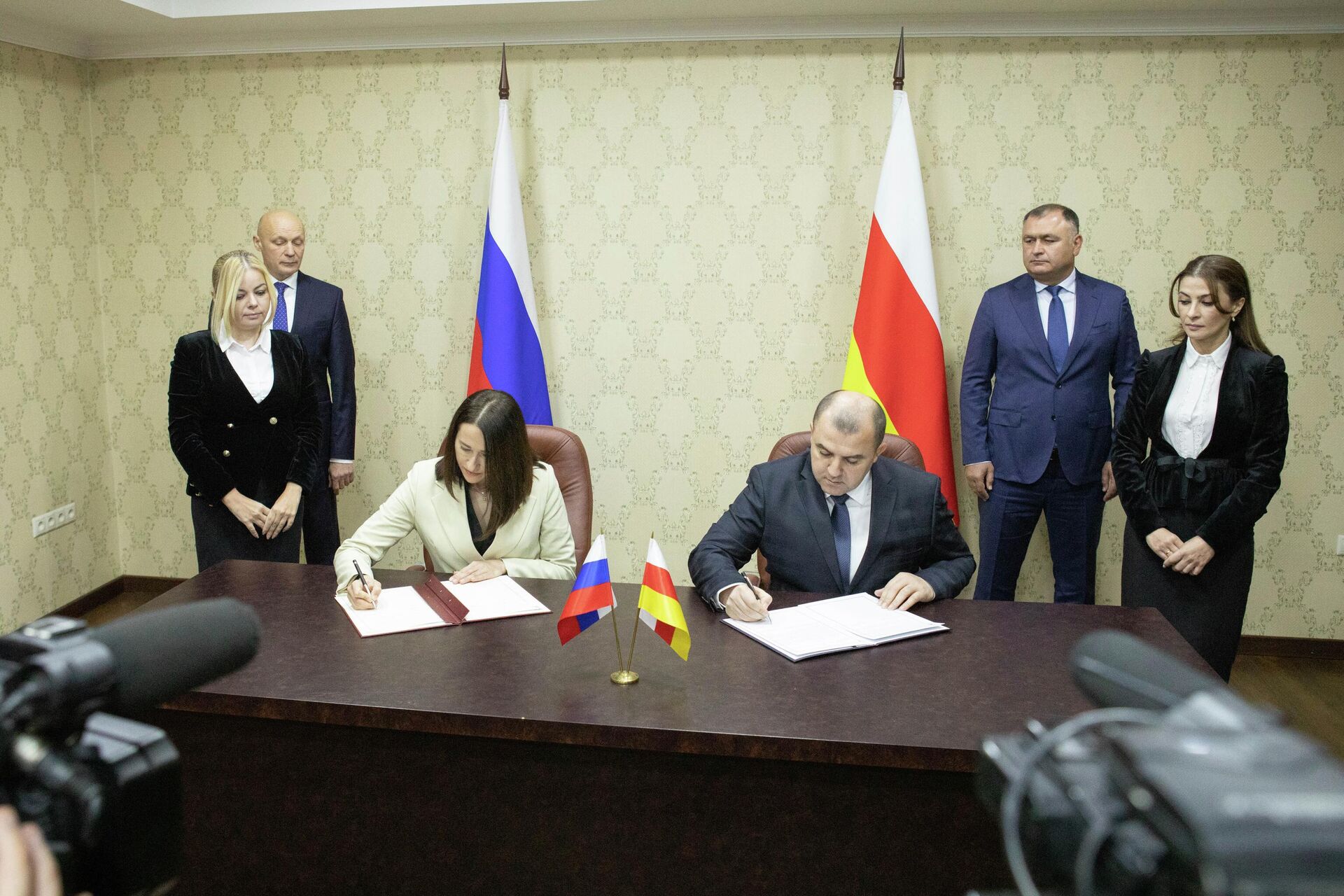 Визит делегации ФТС России в Южную Осетию - Sputnik Южная Осетия, 1920, 07.11.2025