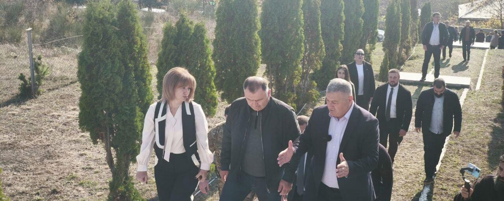 Президент Южной Осетии Алан Гаглоев ознакомился с ходом восстановительных работ памятника в селе Тбет - Sputnik Южная Осетия, 1920, 07.11.2025