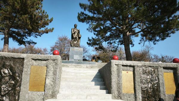 Реставрация памятника павшим в ВОВ в селе Рустау - Sputnik Южная Осетия