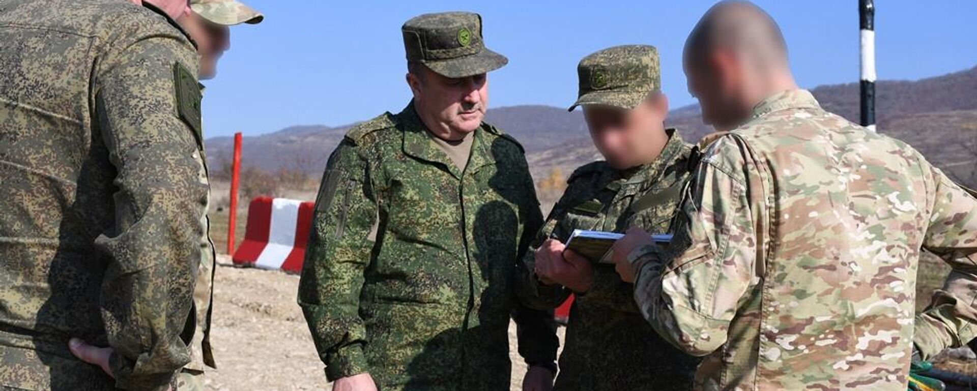 Глава Минобороны Южной Осетии проинспектировал ряд стратегических объектов ВС - Sputnik Южная Осетия, 1920, 07.11.2025