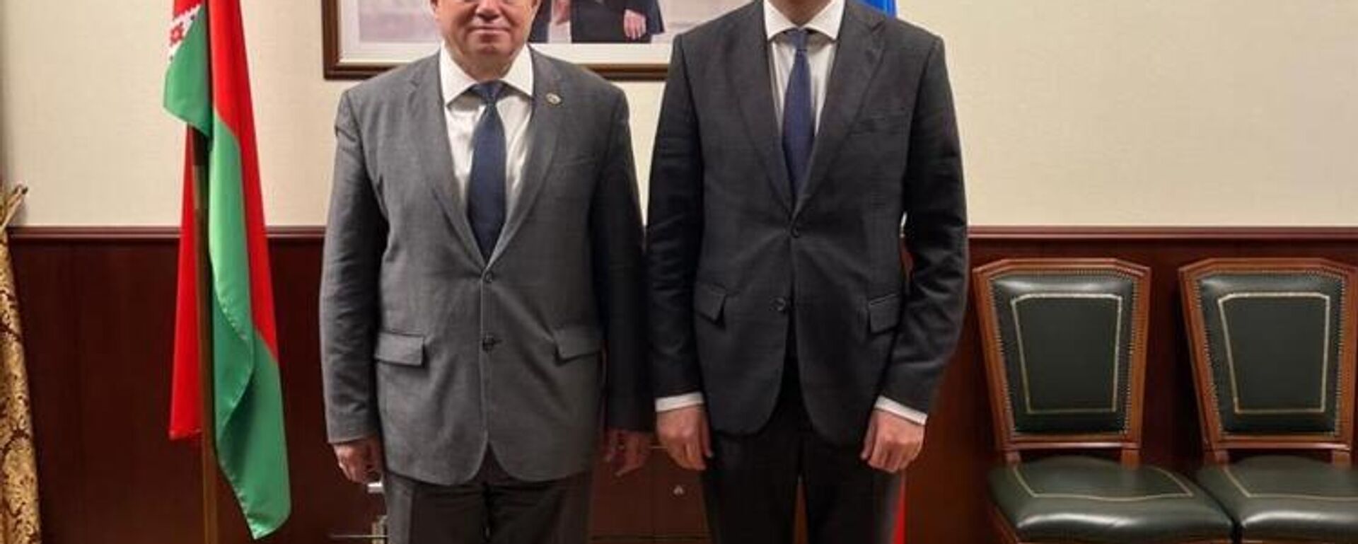 Встреча Министра иностранных дел Республики Южная Осетия Ахсара Джиоева и Государственного секретаря Союзного государства России и Беларуси Сергея Глазьева - Sputnik Южная Осетия, 1920, 13.11.2025