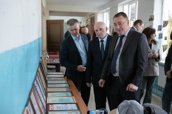 Юбилей Цинагарской школы Юбилей Цинагарской школы - Sputnik Южная Осетия