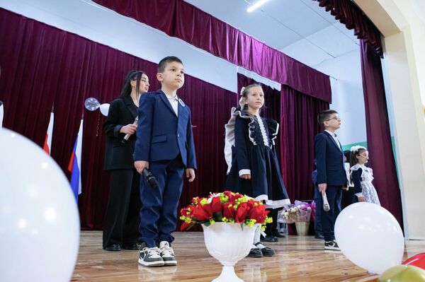 Юбилей Цинагарской школы Юбилей Цинагарской школы - Sputnik Южная Осетия