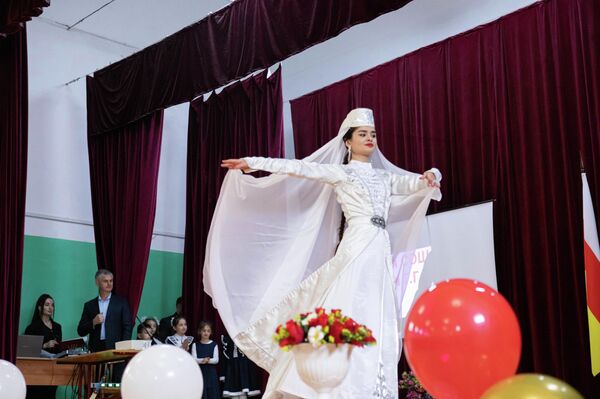 Юбилей Цинагарской школы Юбилей Цинагарской школы - Sputnik Южная Осетия