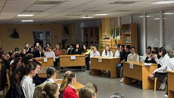 Ежегодная викторина о жизни и творчестве Пушкина среди школьников - Sputnik Южная Осетия