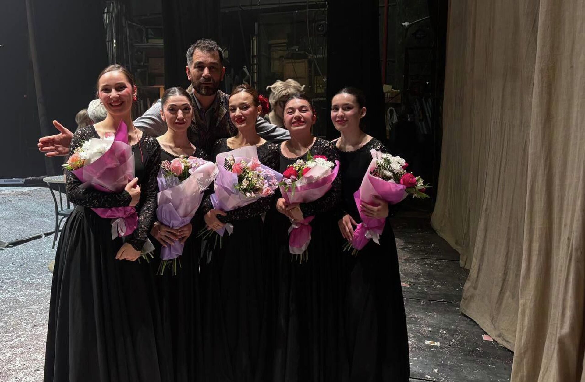 Гастроли Госдрамтеатра Южной Осетии в Самаре и Ульяновске Гастроли Госдрамтеатра Южной Осетии в Самаре и Ульяновске - Sputnik Южная Осетия, 1920, 15.11.2025