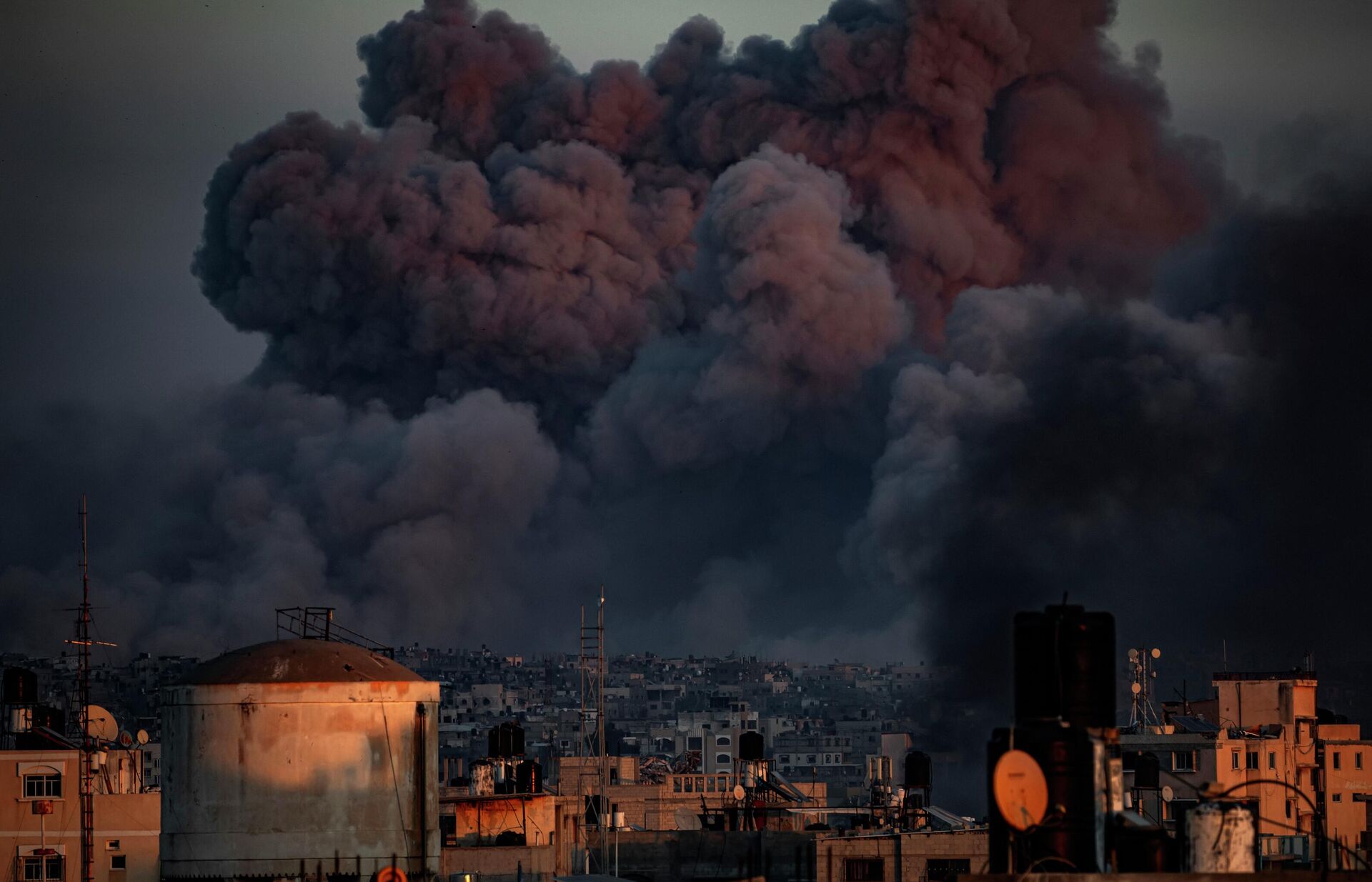 Газа: эхо геноцида Газа: эхо геноцида - Sputnik Южная Осетия, 1920, 18.11.2025