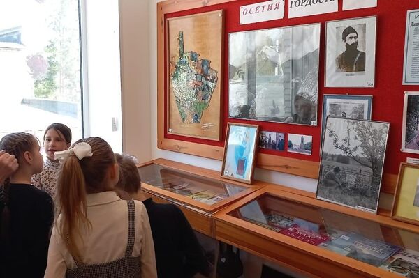 Музей трудовой и боевой славы Джатиевской ООШ в Ленинградской области - Sputnik Южная Осетия