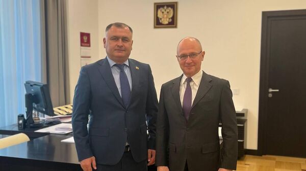 Алан Гаглоев и Сергей Кириенко - Sputnik Южная Осетия