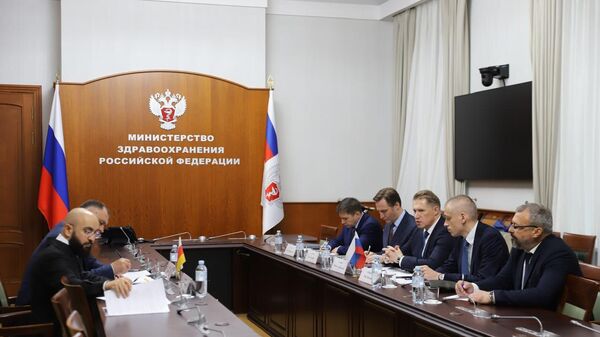 Встреча президента Республики Южная Осетия Алана Гаглоева и министра здравоохранения России Михаила Мурашко - Sputnik Южная Осетия