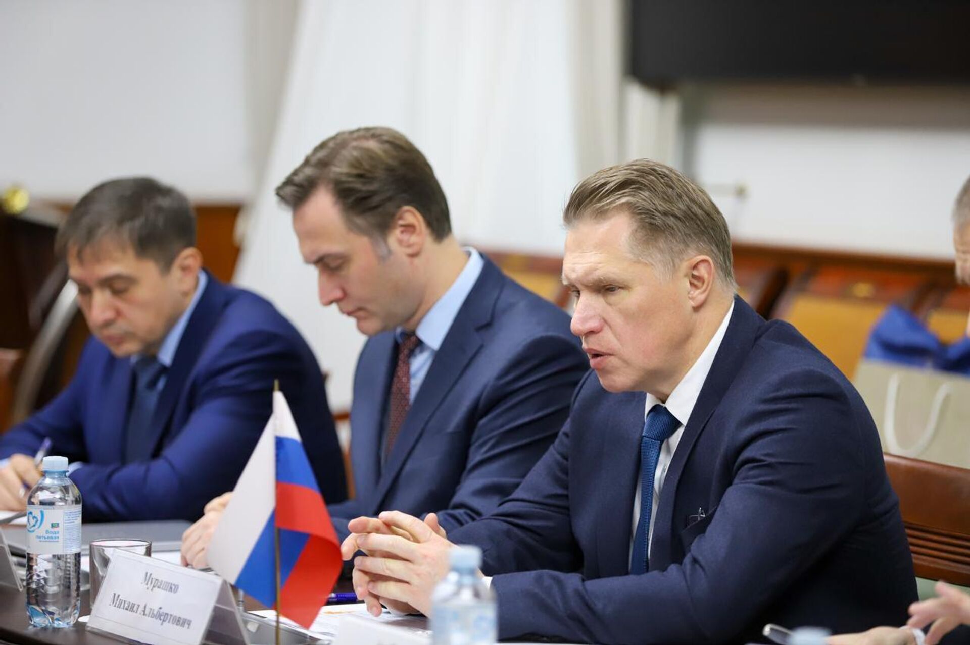 Встреча президента Республики Южная Осетия Алана Гаглоева и министра здравоохранения России Михаила Мурашко - Sputnik Южная Осетия, 1920, 21.11.2025