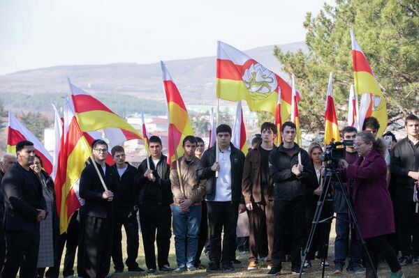 Памятные мероприятия в День мужества и народного единства - Sputnik Южная Осетия