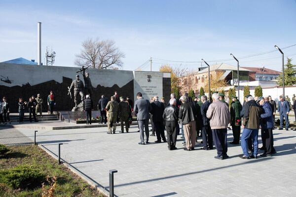 Памятные мероприятия в День мужества и народного единства - Sputnik Южная Осетия