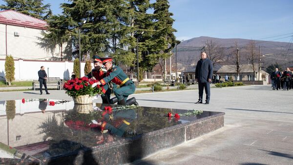 Памятные мероприятия в День мужества и народного единства - Sputnik Южная Осетия