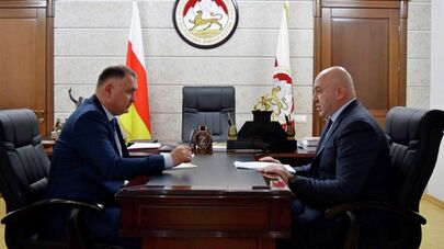 Встреча президента Алана Гаглоева с главой МЧС Ибрагимом Гассеевым 