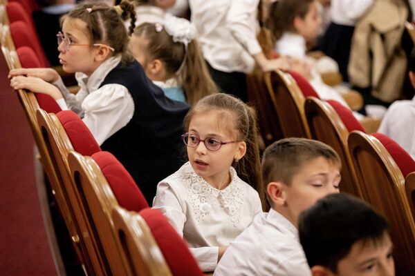 Спектакль &quot;Конек-Горбунок&quot; в Госдрамтеатре им. К. Хетагурова - Sputnik Южная Осетия