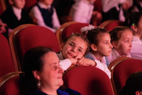 Спектакль &quot;Конек-Горбунок&quot; в Госдрамтеатре им. К. Хетагурова - Sputnik Южная Осетия