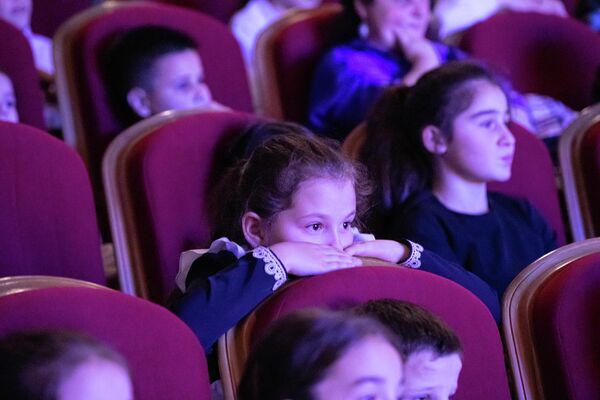 Спектакль &quot;Конек-Горбунок&quot; в Госдрамтеатре им. К. Хетагурова - Sputnik Южная Осетия