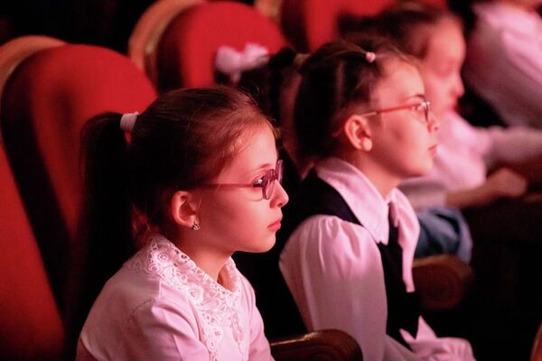 Спектакль &quot;Конек-Горбунок&quot; в Госдрамтеатре им. К. Хетагурова - Sputnik Южная Осетия