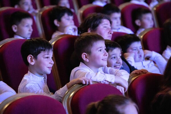 Спектакль &quot;Конек-Горбунок&quot; в Госдрамтеатре им. К. Хетагурова - Sputnik Южная Осетия