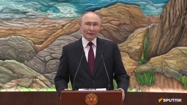 Путин заявил, что только люди не в себе или жулики какие-то, обслуживающие оборонные корпорации, говорят о рисках нападения РФ на НАТО - Sputnik Южная Осетия