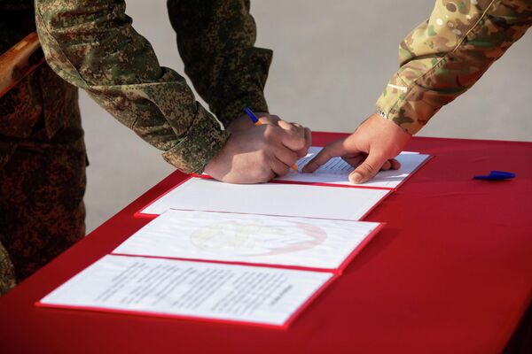 Церемония приведения к военной присяге новобранцев в Южной Осетии - Sputnik Южная Осетия