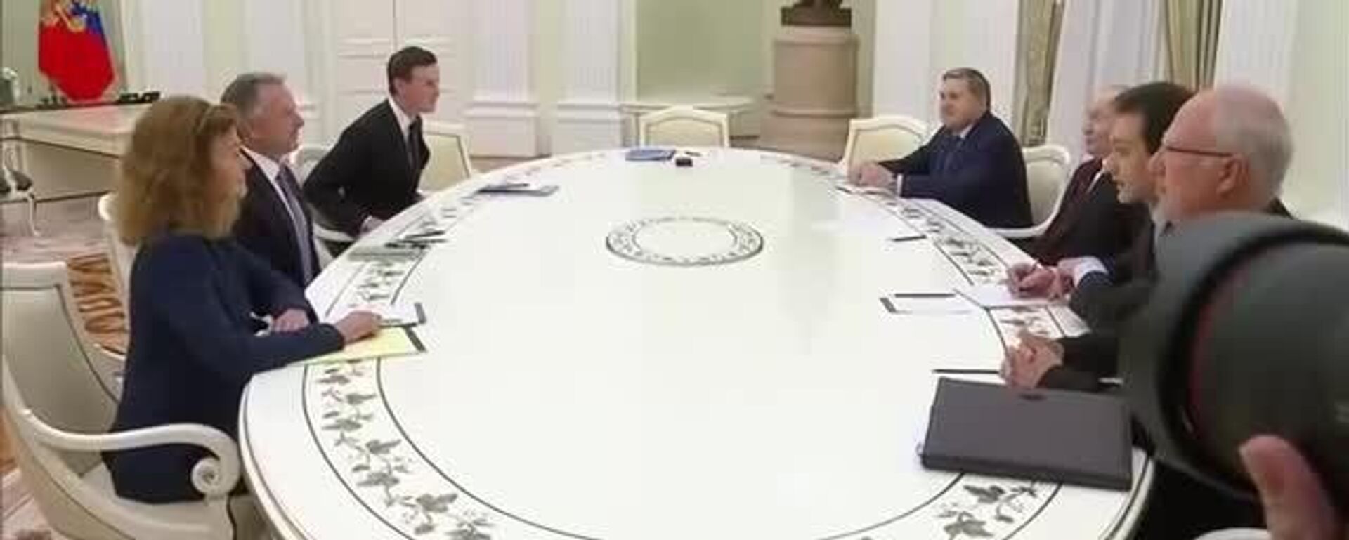 Владимир Путин принял в Кремле спецпосланника президента США - Sputnik Южная Осетия, 1920, 02.12.2025