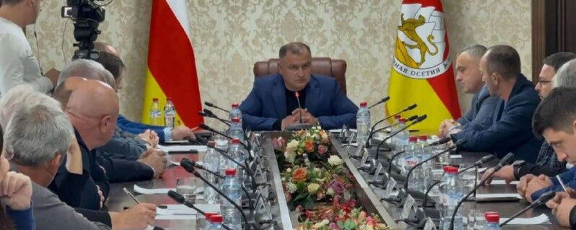 Президент Южной Осетий Алан Гаглоев обсудил поддержку бизнеса и возобновление работы Координационного совета - Sputnik Южная Осетия, 1920, 03.12.2025