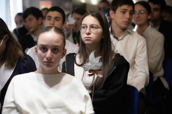 Всероссийский урок мужества Памяти неизвестного солдата в Русском доме в Цхинвале - Sputnik Южная Осетия