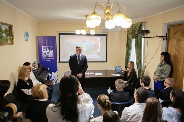 Всероссийский урок мужества Памяти неизвестного солдата в Русском доме в Цхинвале - Sputnik Южная Осетия