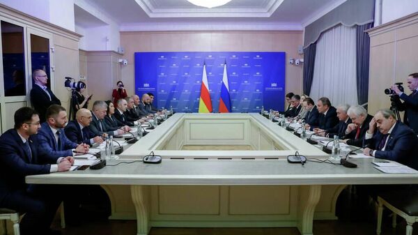 Первое заседание Комиссии по сотрудничеству между парламентом РЮО и Государственной думой РФ - Sputnik Южная Осетия