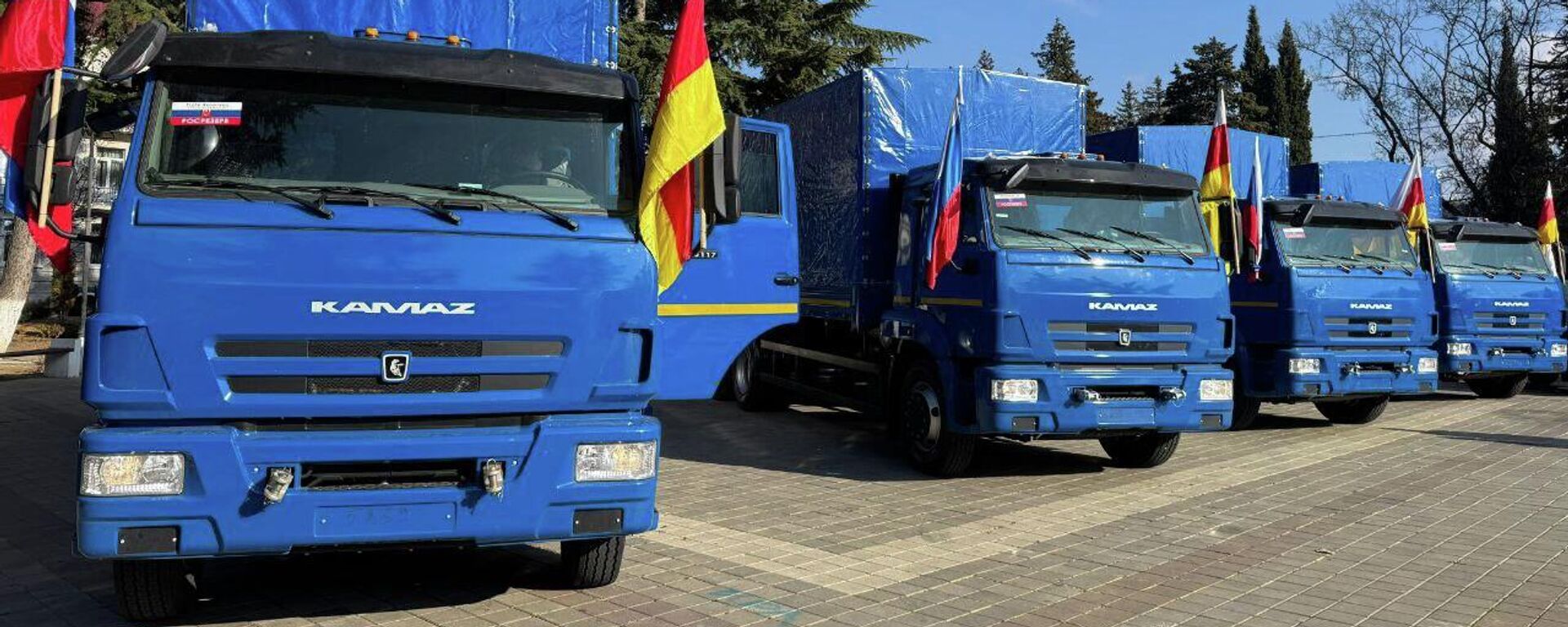 Спецтехника МЧС России в дар южноосетинским коллегам  - Sputnik Южная Осетия, 1920, 04.12.2025