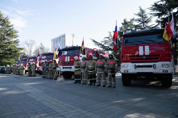 Спецтехника, переданная МЧС России южноосетинским коллегам  - Sputnik Южная Осетия