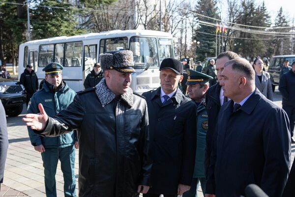 Торжественная церемония передачи спецтехники МЧС России в дар южноосетинским коллегам  - Sputnik Южная Осетия