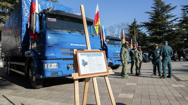 Торжественная церемония передачи спецтехники МЧС России в дар южноосетинским коллегам  - Sputnik Южная Осетия