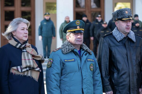 Торжественная церемония передачи спецтехники МЧС России в дар южноосетинским коллегам  - Sputnik Южная Осетия